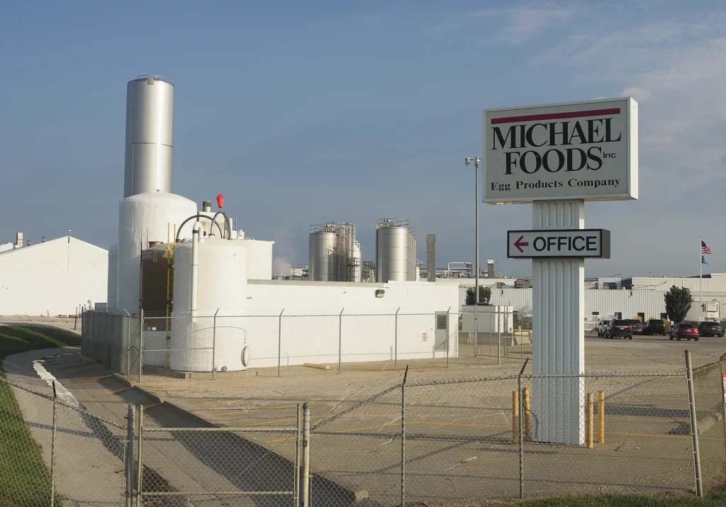 Michael Foods, the egg processing plant which sits at the north end of Main Street, is easily Wakefield’s biggest employer. It’s also a major driver of immigration to the northeast Nebraska community. Michael Foods employs 500 of the town’s 1,500 residents, as well as 600 other employees who commute in from nearby towns.<br />(Jerry L Mennenga / Flatwater Free Press)