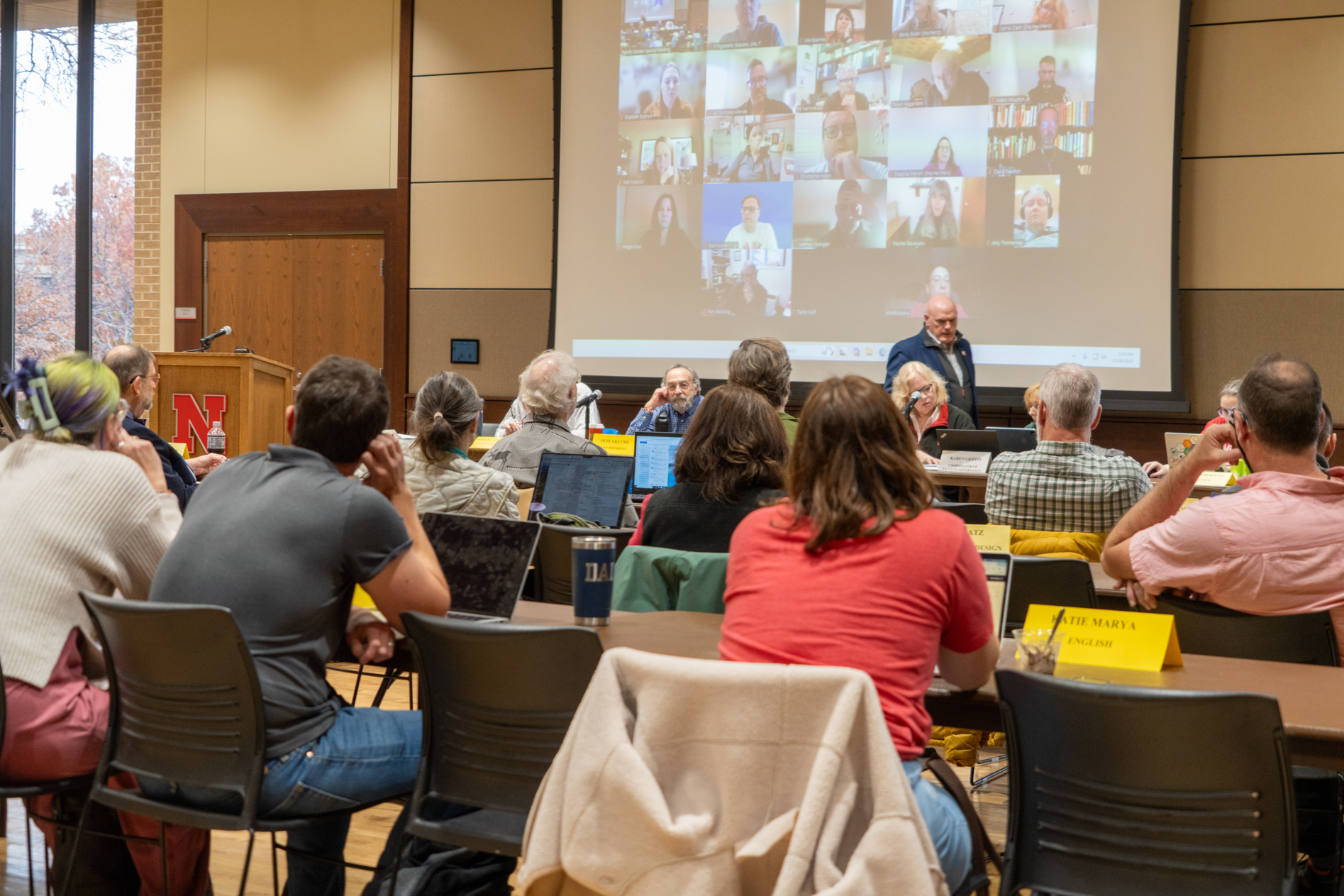 The UNL Faculty Senate meets in a special meeting to consider a “no confidence” resolution against Chancellor Rodney Bennett, Nov. 18, 2025.<br />(Zach Wendling / Nebraska Examiner)
