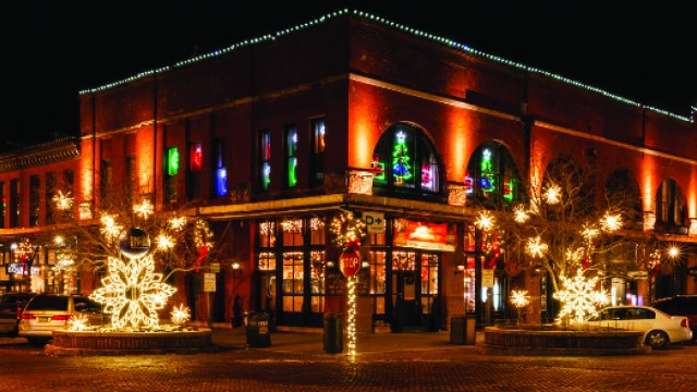 Omaha’s Holiday Lights Festival illuminates 72 acres of The Riverfront parks system along with Old Market and main corridors of South and North Omaha. Shown here are previous holiday seasons at The Riverfront’s Gene Leahy Mall.
(Courtesy of Holiday Lights Festival)