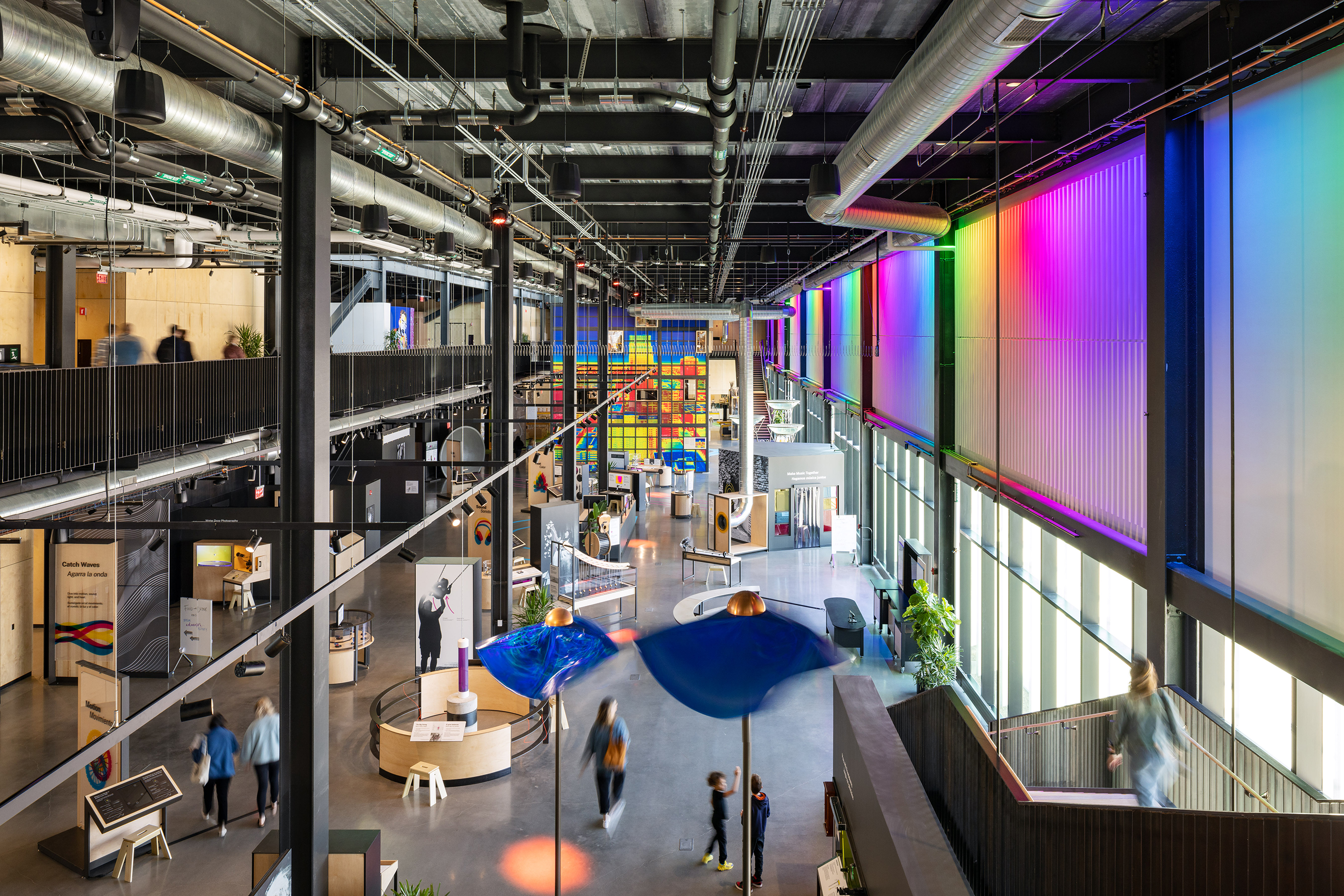 The Luminarium, offering sweeping views of the Missouri River through its eastern, glassed facade, features four main galleries for visitors to further explore. They include Catch Waves, Dig Deeper, Find Yourself and Make It Count.<br />(Dan Schwalm / ©HDR / Kiewit Luminarium)