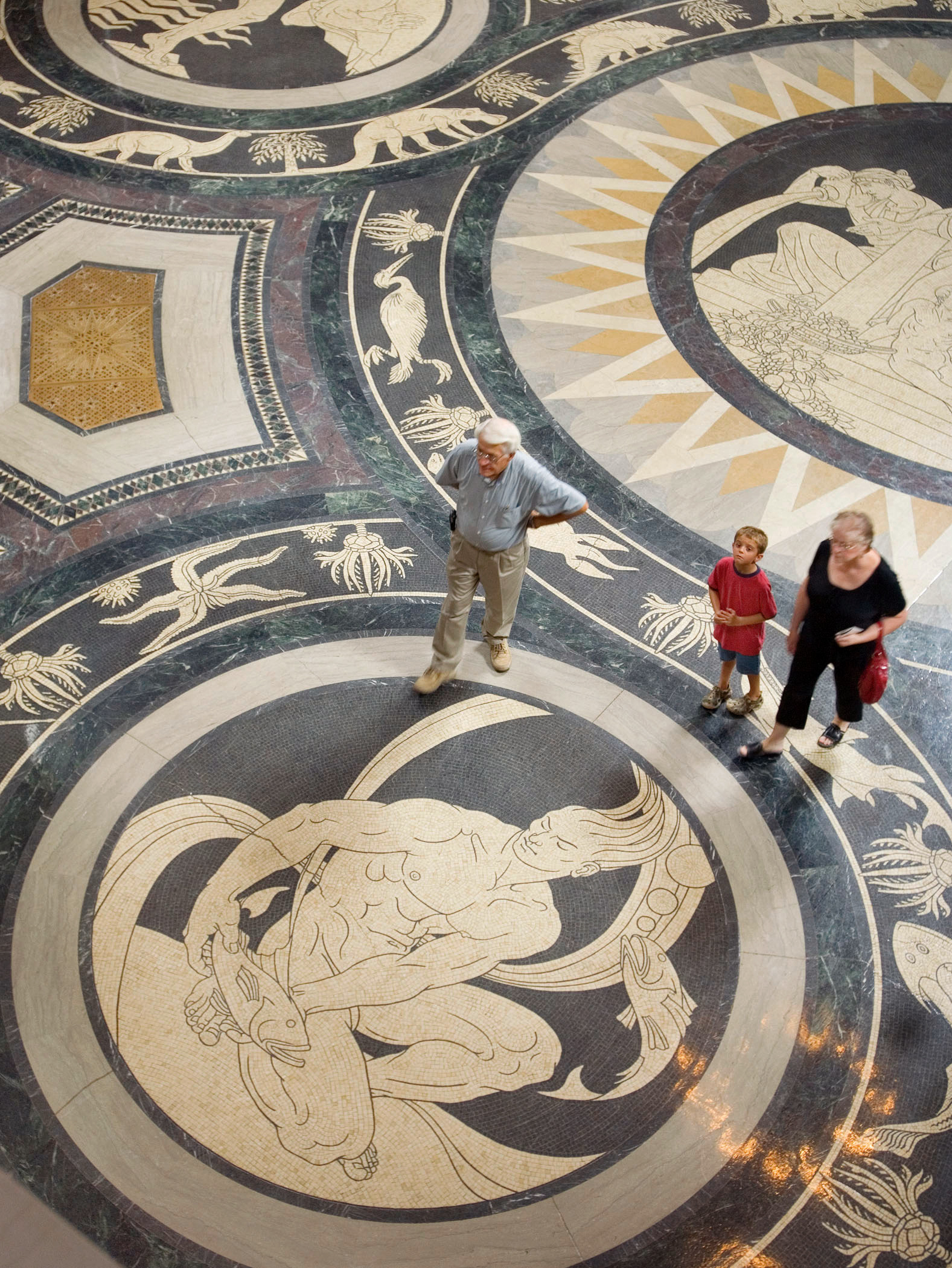 The Genius of the Waters medallion on the Rotunda floor.<br />(Courtesy of Visit Nebraska)