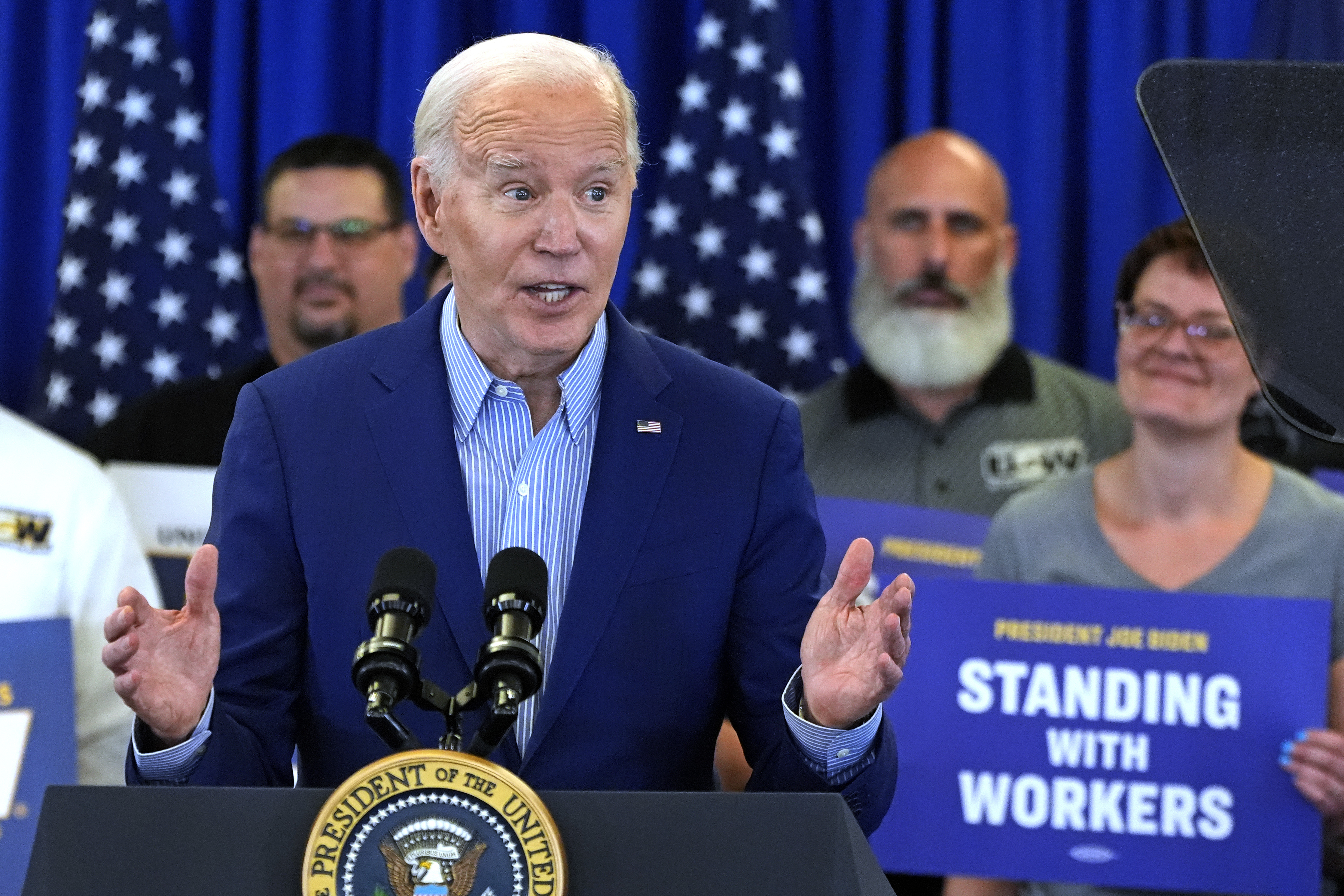 President Joe Biden speaks with reporters as he departs on Air Force One at Wilkes-Barre Scranton International Airport, Wednesday, April 17, 2024, in Scranton, Pa.<br />(Alex Brandon / AP Photo)