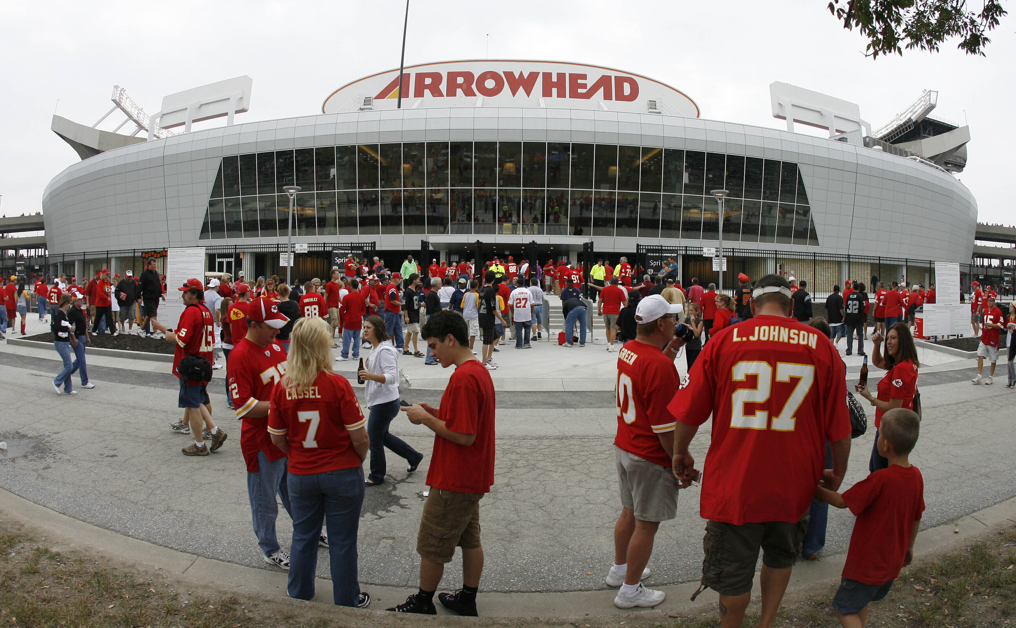 Kansas City Chiefs fans gather outside Arrowhead Stadium before a NFL football game against the then Oakland Raiders Sunday, Sept. 20, 2009.<br />(Ed Zurga / AP Photo)