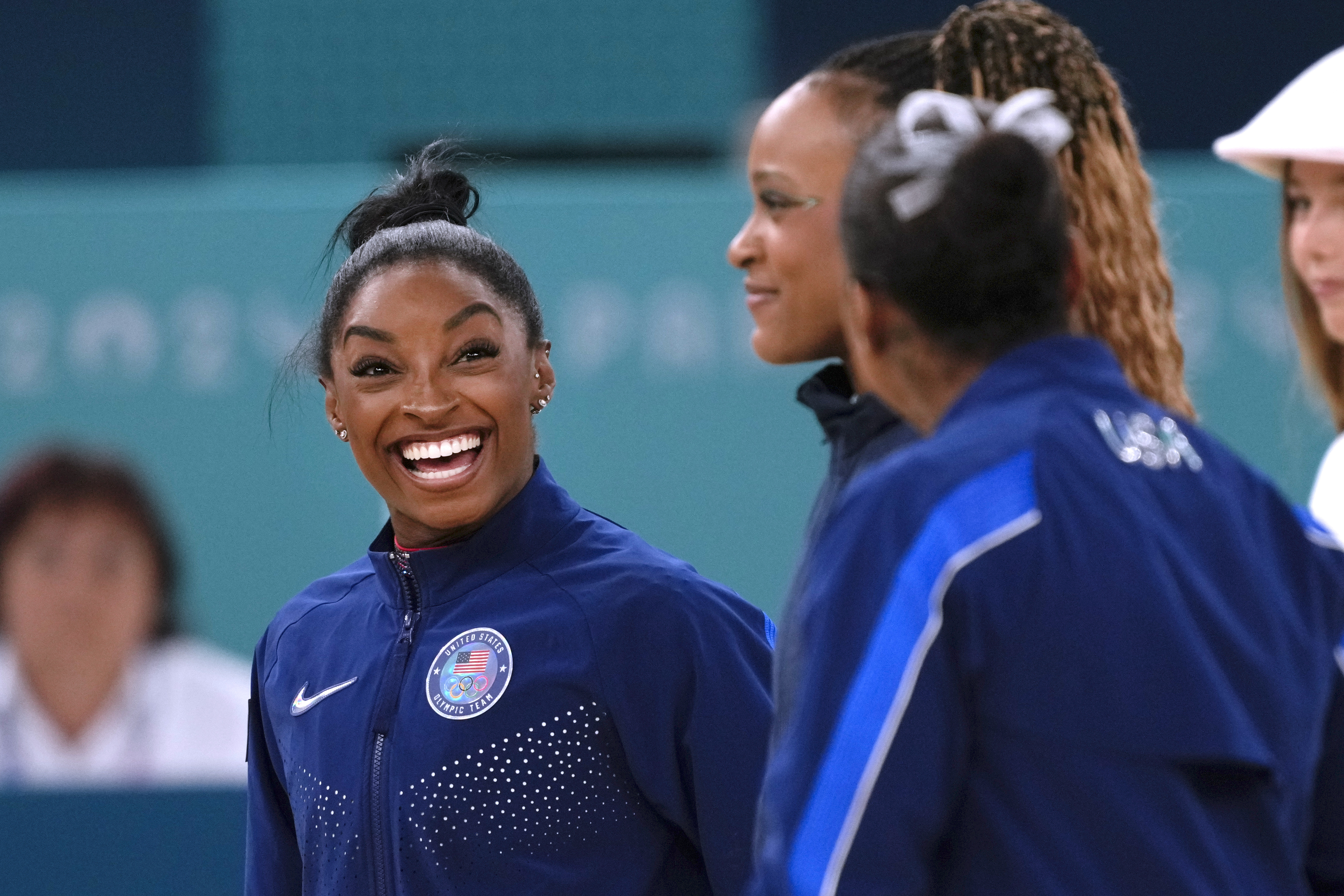 Simone Biles, of the United States, smiles after winning silver during the women&#039;s artistic gymnastics individual floor finals at Bercy Arena at the 2024 Summer Olympics, Monday, Aug. 5, 2024, in Paris, France.<br />(Francisco Seco / AP Photo)