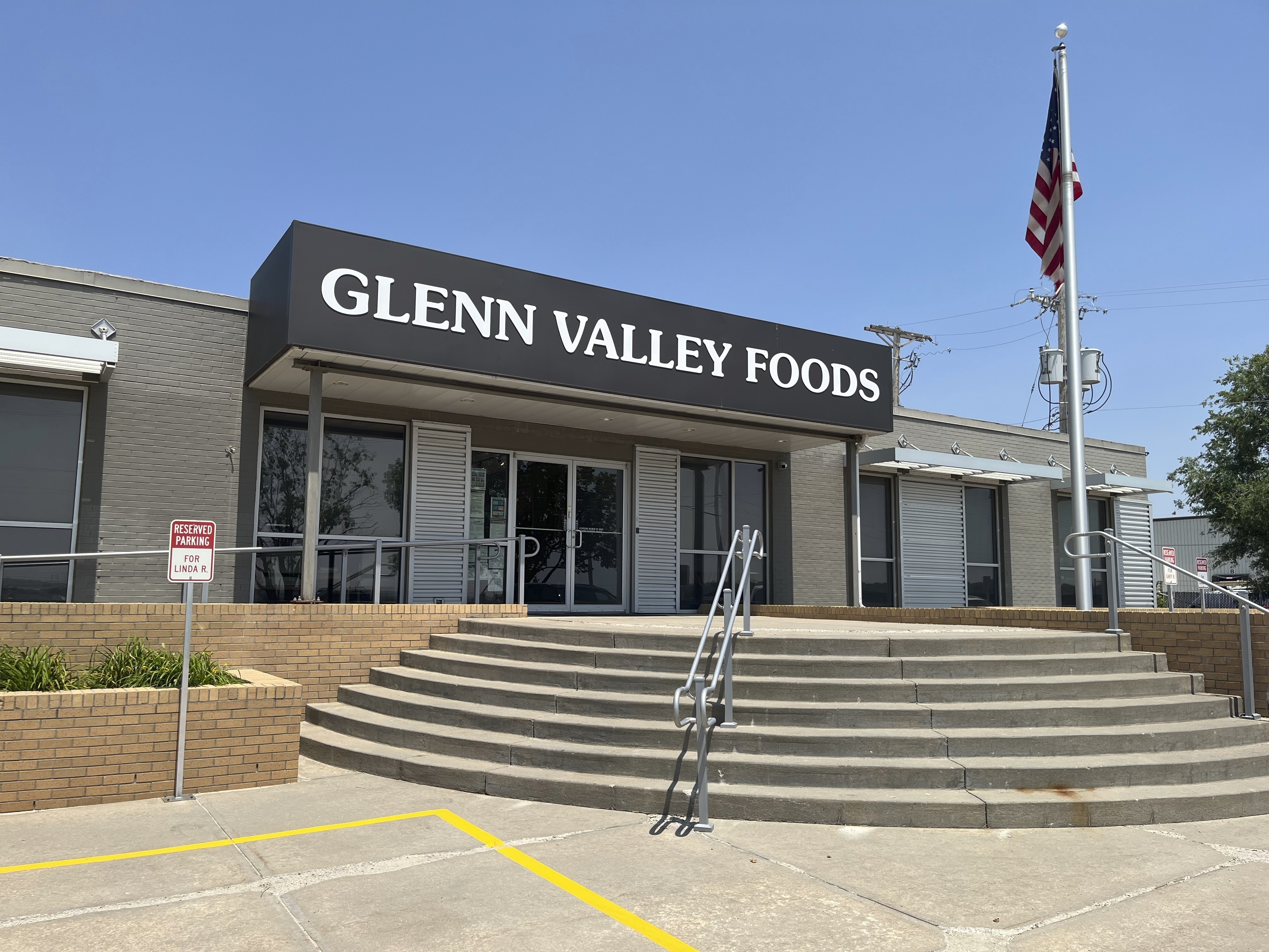 Glenn Valley Foods, a meat packaging company that was raided by U.S. Immigration and Customs Enforcement on Tuesday, June 10, 2025, in Omaha, Neb.<br />(Margery A. Beck / AP Photo)