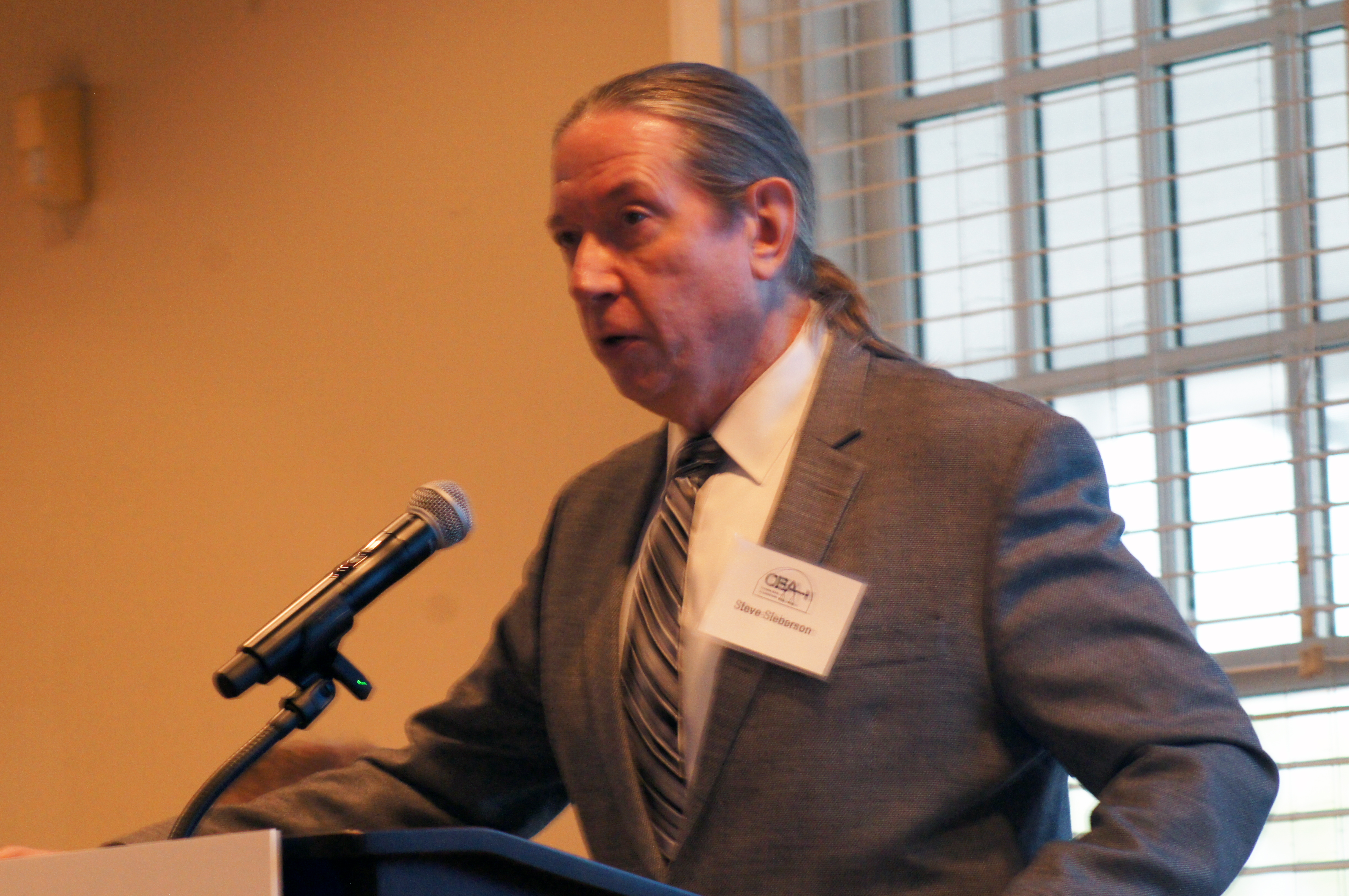 Stephen Sieberson speaking after receiving the OBA Robert M. Spire Public Service Award May 2, 2022 at the Law Day Luncheon. (Jason Huff / The Daily Record)
