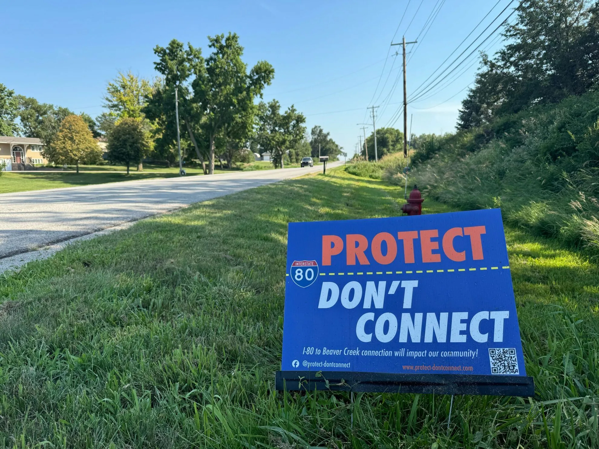 An anti-trail yard sign. Opponents of the planned project, or its route, have handed out 200 around the city of York.<br />(Natalia Alamdari / Flatwater Free Press)