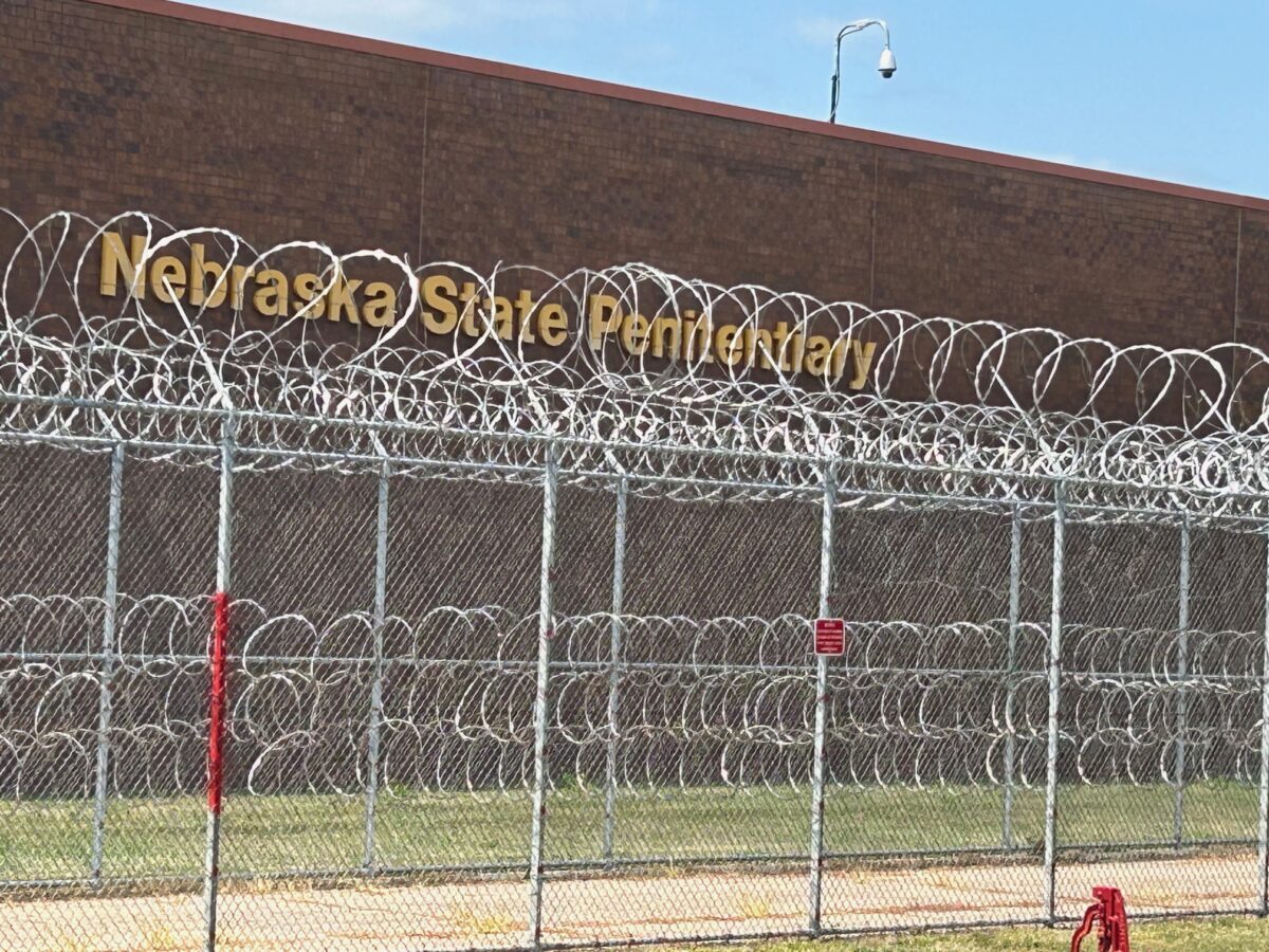 Within the walls of the Nebraska State Penitentiary meets a veterans/inmates betterment group.<br />(Paul Hammel / Nebraska Examiner)