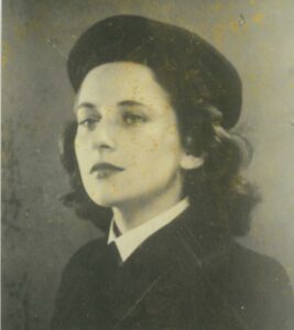 Jean Briggs, then an 18-year-old girl in Britain, turned down a deferment to attend an art school to enlist in the Women’s Royal Navy Service, known as the “Wrens.” For three decades, she kept a sworn secret: She worked on a clandestine program that deciphered Hilter’s military orders during World War II.<br />(Courtesy of Robin Watters)