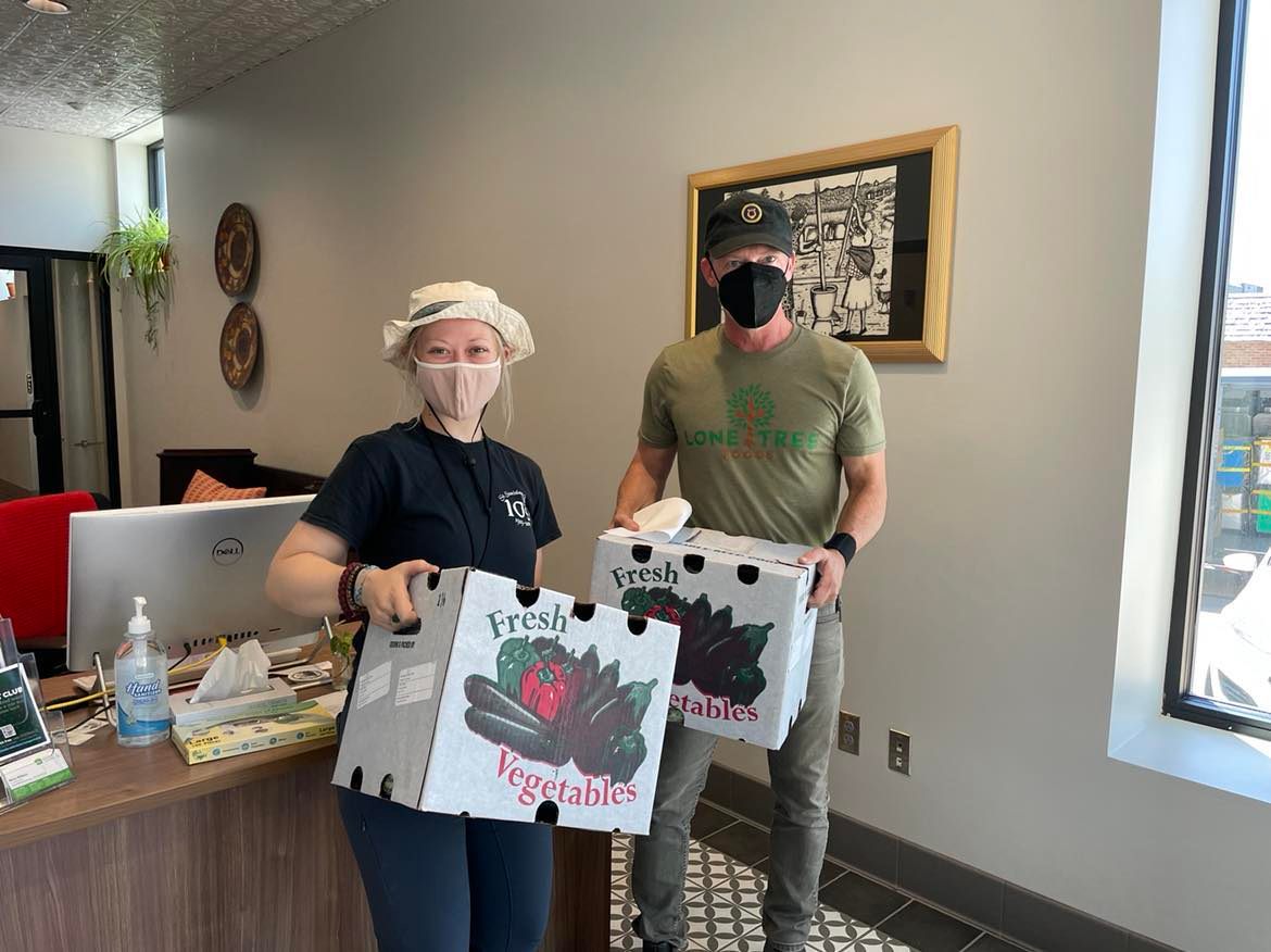 No More Empty Pots receives a produce delivery from Lone Tree Foods of Lincoln, Neb. for the Community Harvest program. (Courtesy of No More Empty Pots)
