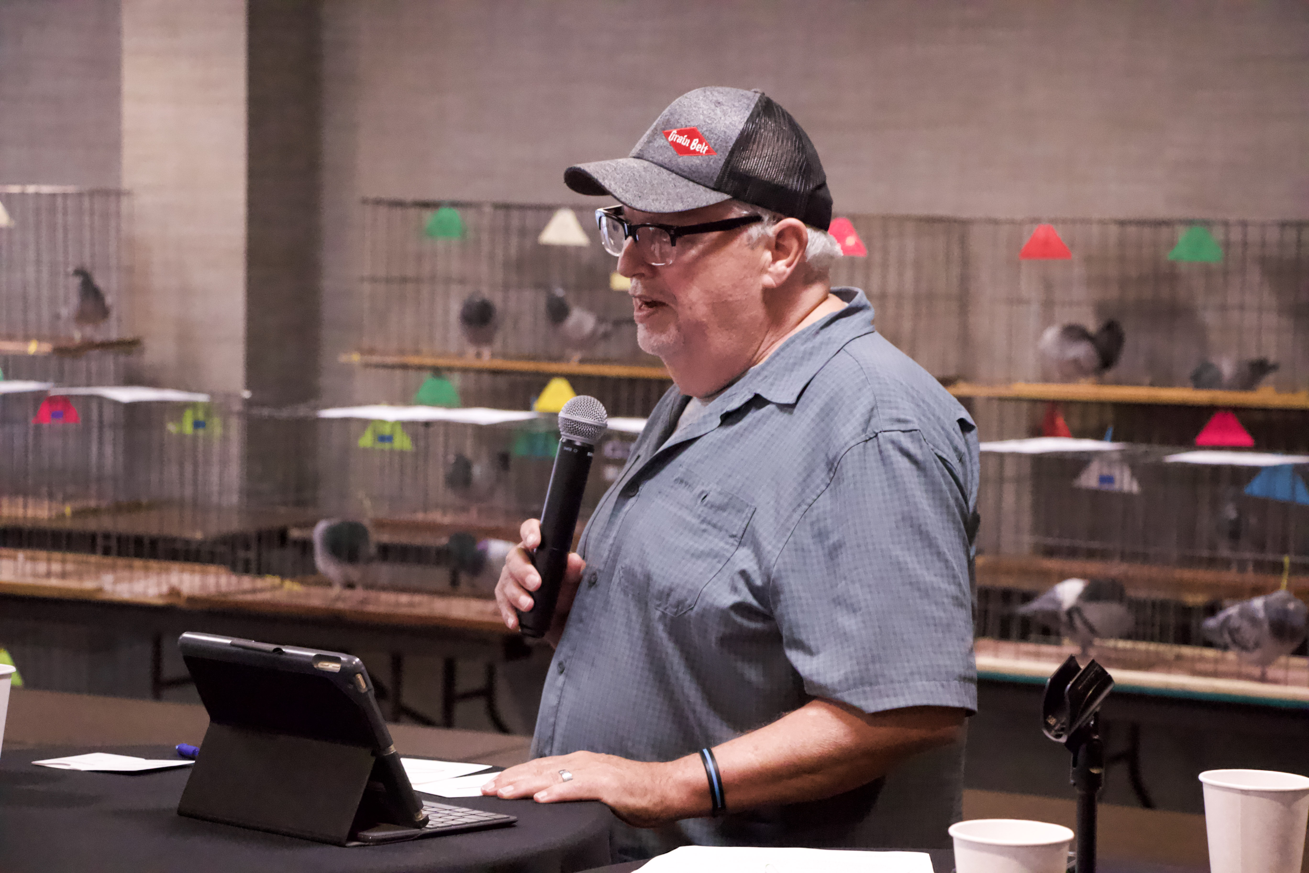 Carter Mayotte, the president of the Omaha Racing Pigeon Association, speaks at the club’s Grain Belt Classic event on Oct. 11.<br />(Jeremy Turley / Flatwater Free Press)