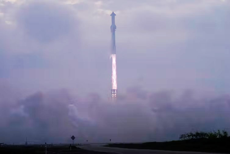 SpaceX’s Starship rocket, the most powerful commercial rocket.<br />(Eric Gay / AP Photo)