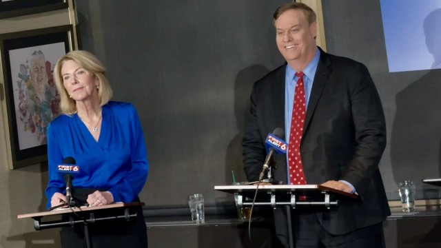 Omaha Mayor Jean Stothert spars with former State Sen. Mike McDonnell of Omaha during Tuesday’s mayoral debate at the Omaha Press Club. 
(Aaron Sanderford / Nebraska Examiner)